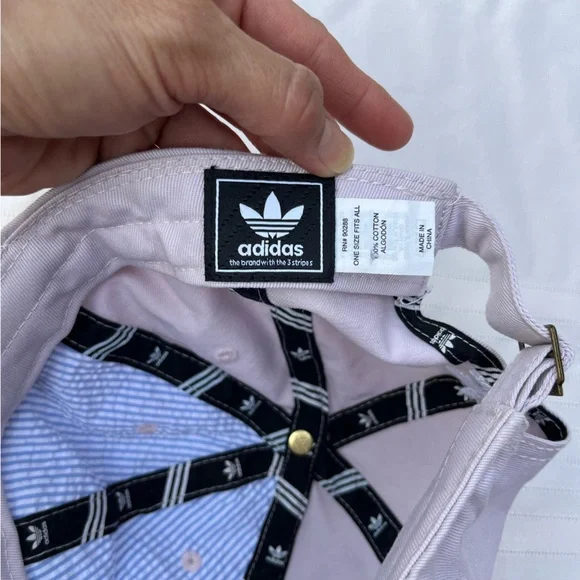 Adidas Baseball Cap Adjustable in pale lilac - Picture 6 of 7